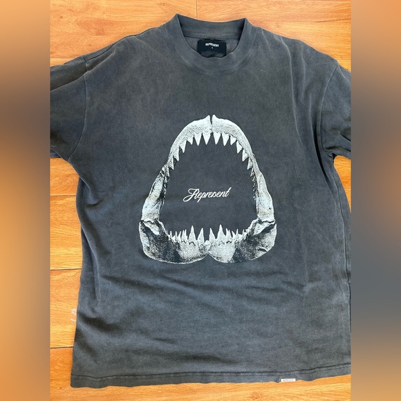 Represent Shark Teeth t shirt size small fits like a medium - Picture 3 of 9